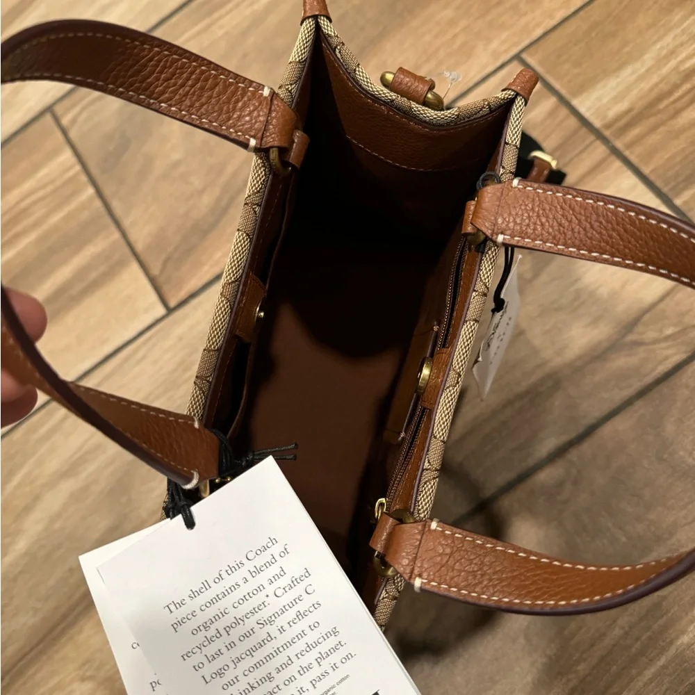 ❌Coach Signature Dimsey Tote 22 x Disney❌ - Picture 4 of 10